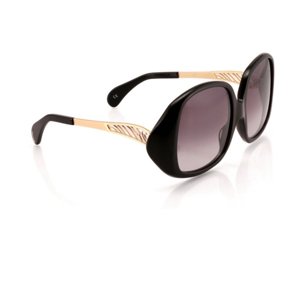 Wildfox Accessories - Wildfox Liz Oversized Sunglasses